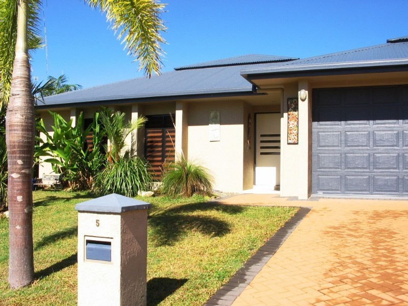 Clifton Beach QLD 4879