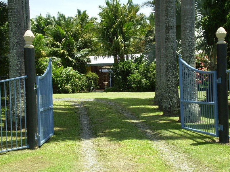 Clifton Beach QLD 4879