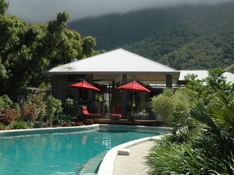 Palm Cove QLD 4879