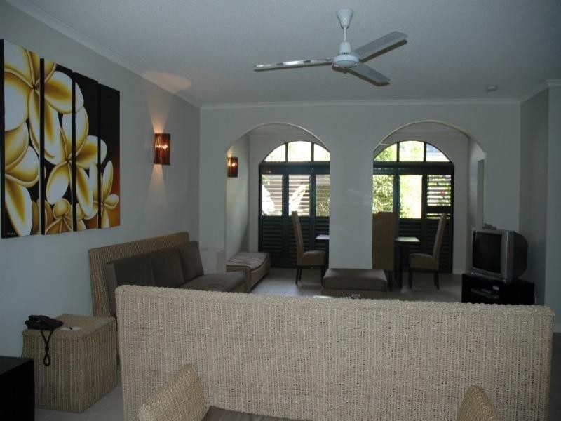 Palm Cove QLD 4879