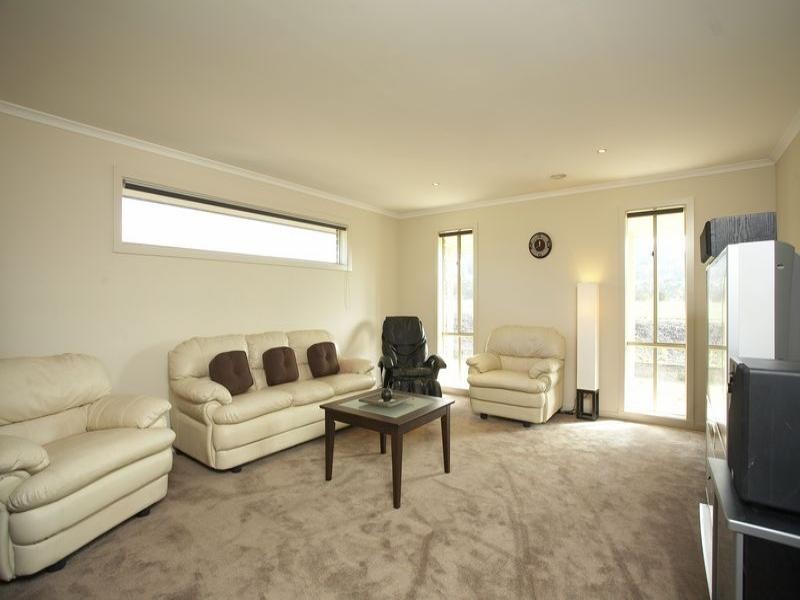 110 Third Avenue, Eden Park VIC 3757