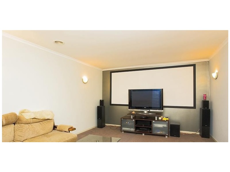 22 Lorikeet Crescent, Whittlesea VIC 3757