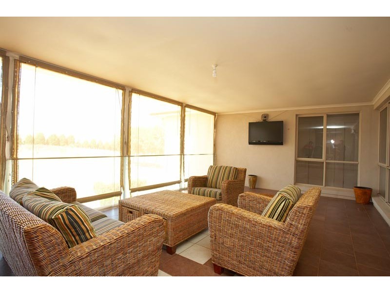 60 Sixth Avenue, Eden Park VIC 3757