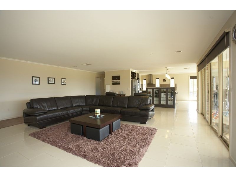 110 Third Avenue, Eden Park VIC 3757