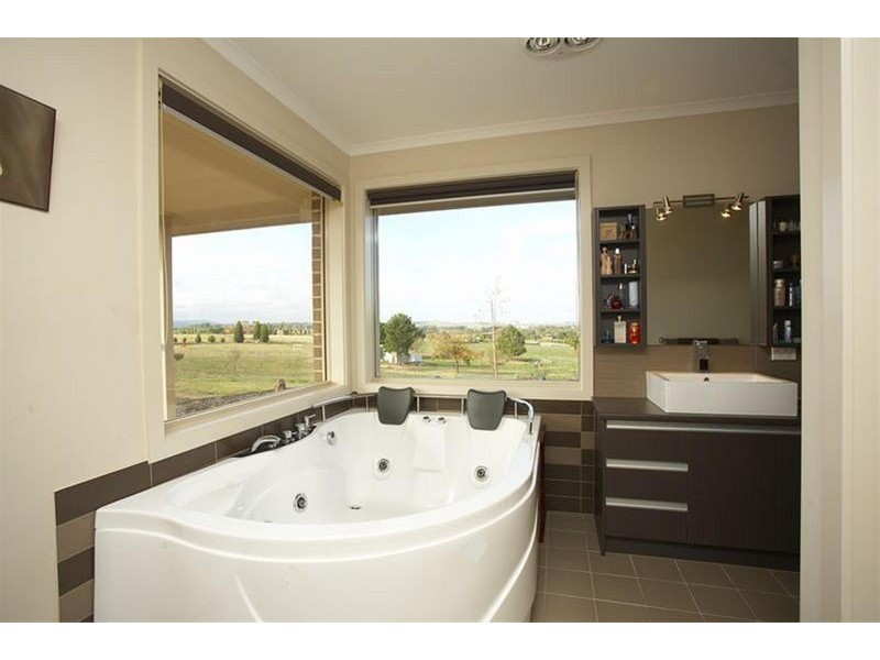 110 Third Avenue, Eden Park VIC 3757