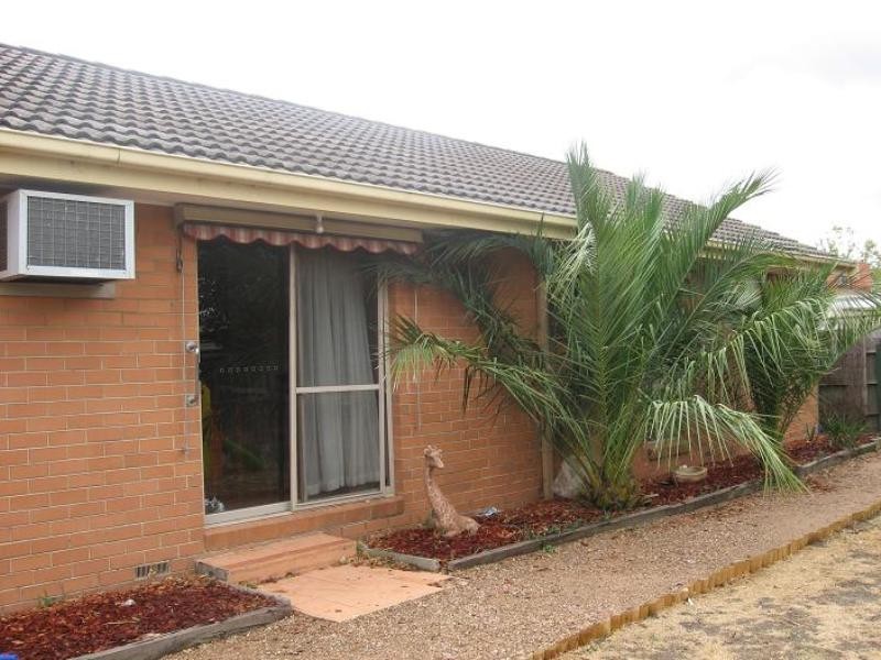 2/18 James Street, Whittlesea VIC 3757