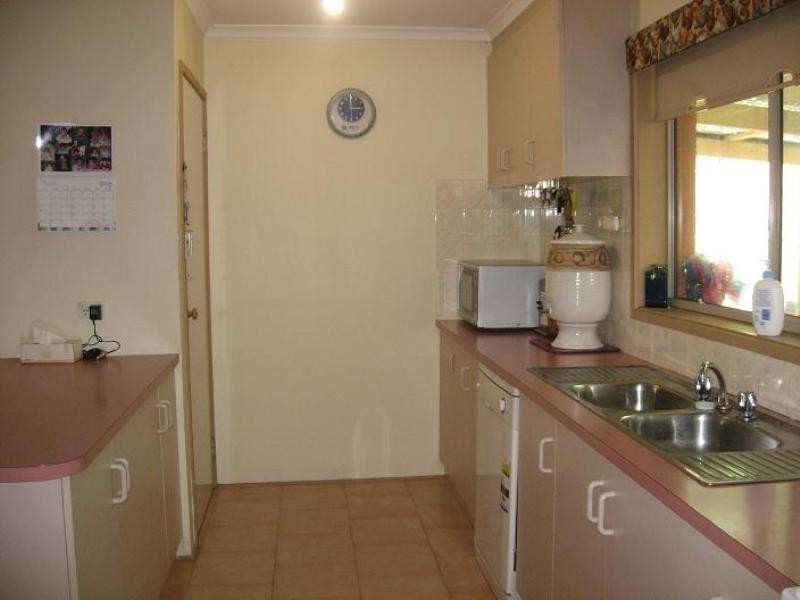 2/18 James Street, Whittlesea VIC 3757