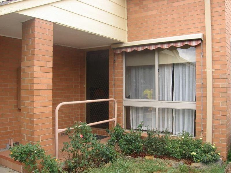 2/18 James Street, Whittlesea VIC 3757