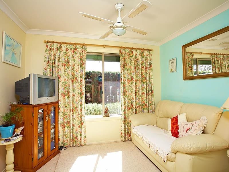 28 Oakbank Boulevard, Whittlesea VIC 3757