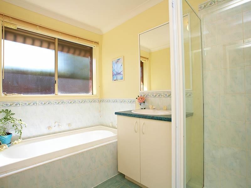 28 Oakbank Boulevard, Whittlesea VIC 3757