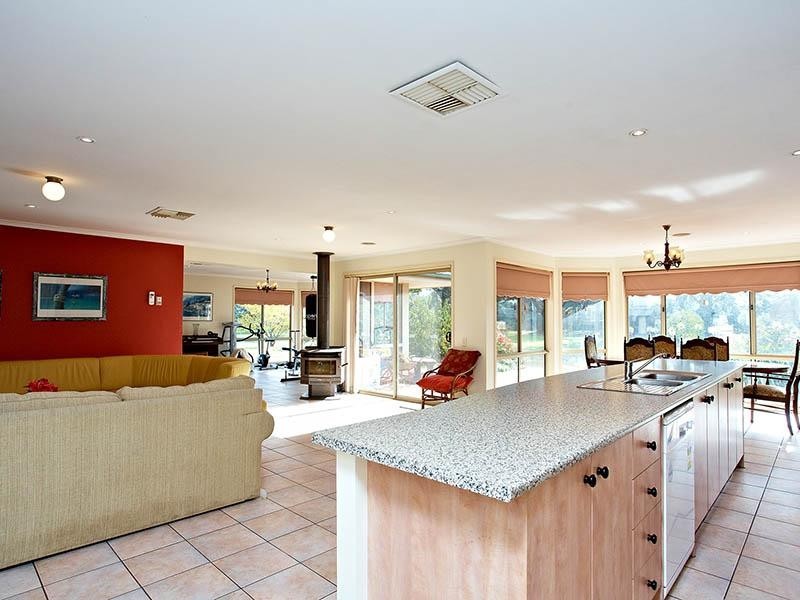 19 Retland Drive, Whittlesea VIC 3757