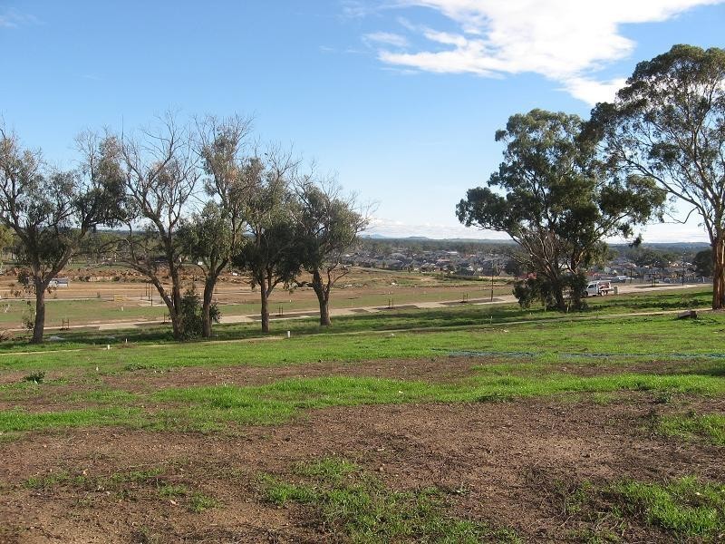 5 Rolling Hills Drive, Doreen VIC 3754