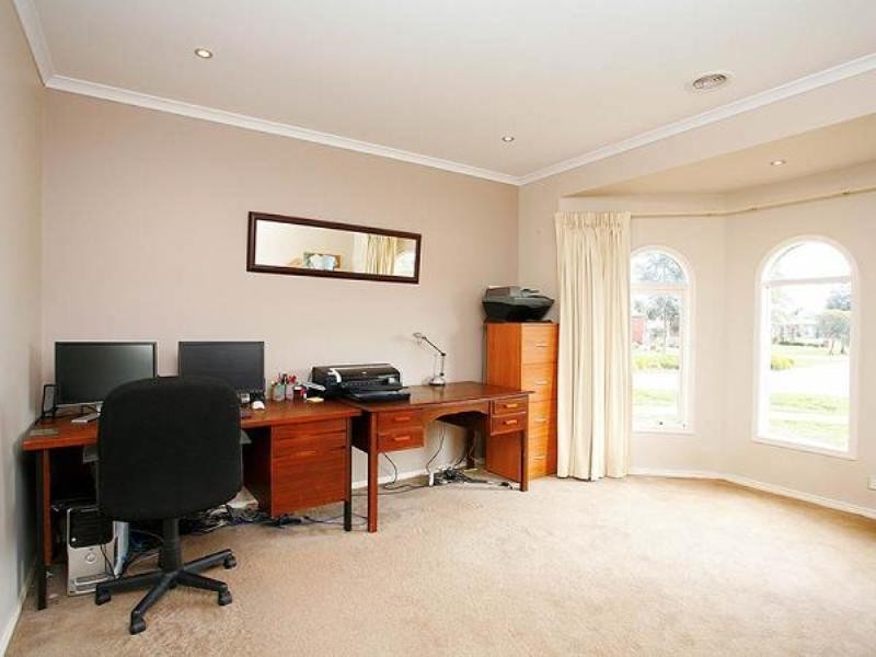 19 Glenshire Grove, Doreen VIC 3754