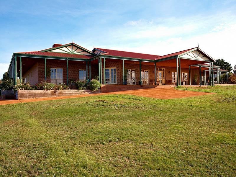 73 Sixth Avenue, Eden Park VIC 3757