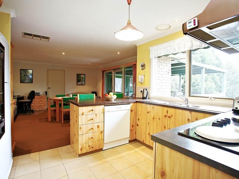 42 Hut Street, Whittlesea VIC 3757