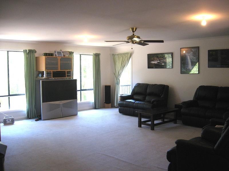 12 Silverparrot Road, Flowerdale VIC 3717