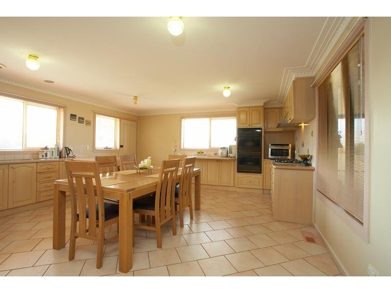 60 Sixth Avenue, Eden Park VIC 3757