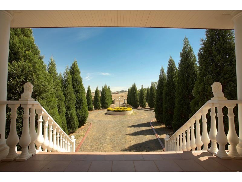 60 Sixth Avenue, Eden Park VIC 3757