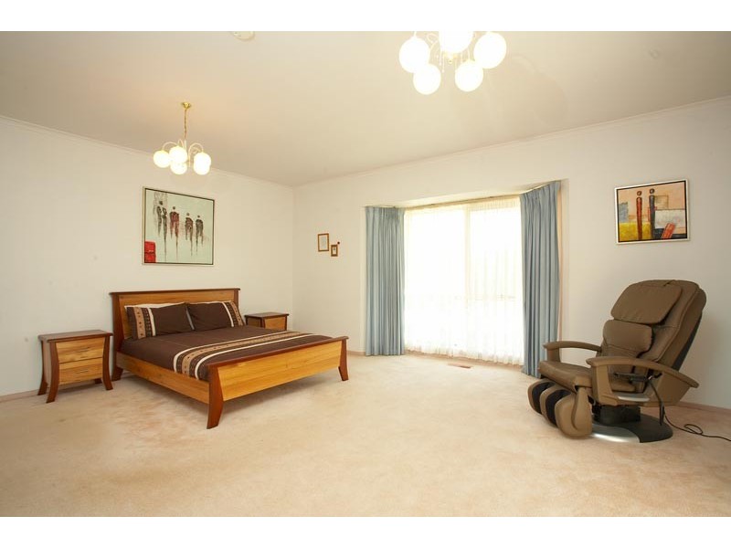 60 Sixth Avenue, Eden Park VIC 3757