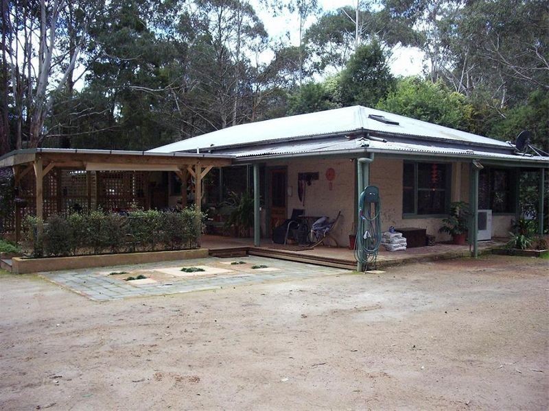 45 Forest Road, Flowerdale VIC 3717
