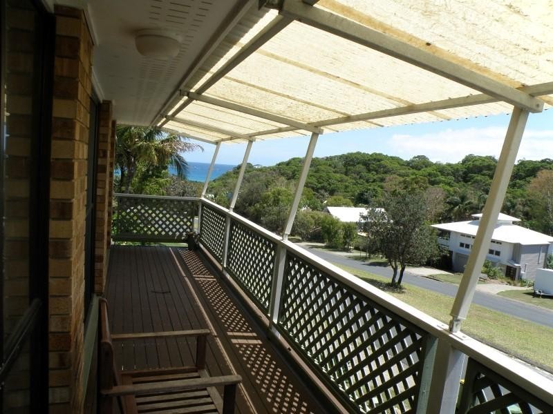 33 George Nothling Drive, Point Lookout QLD 4183