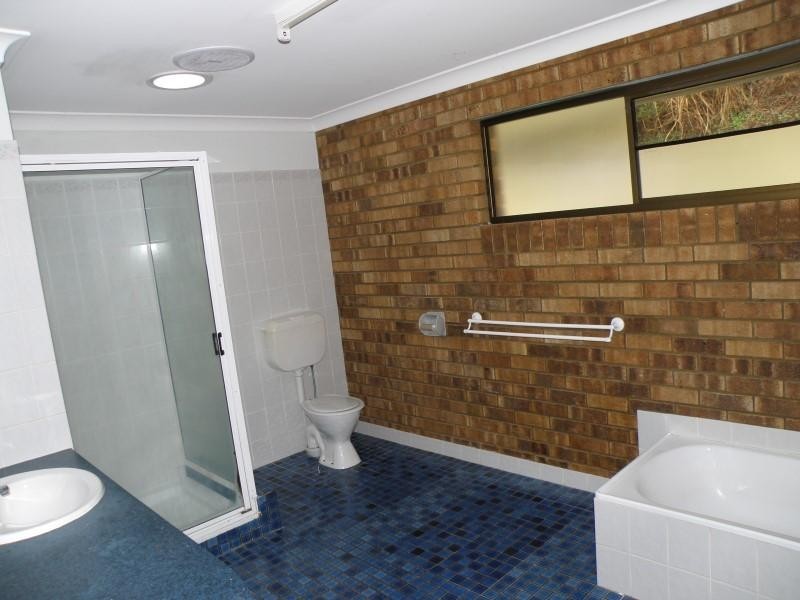 33 George Nothling Drive, Point Lookout QLD 4183