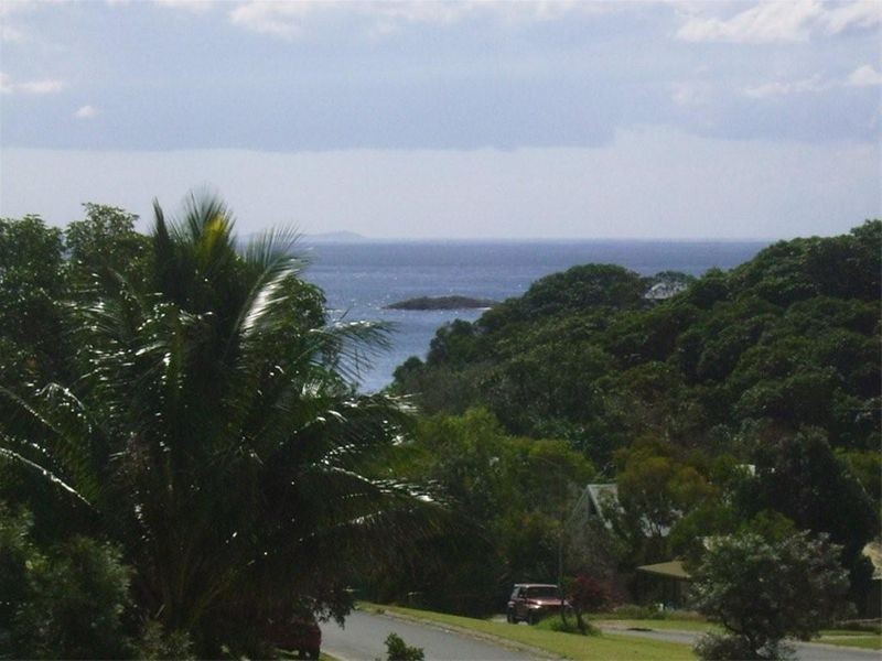 43 George Nothling Drive, Point Lookout QLD 4183