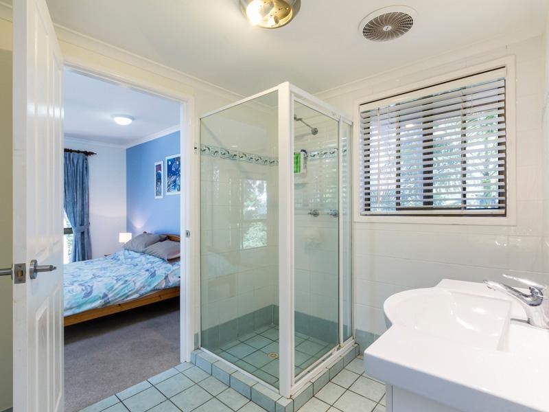 4 Bigoon Road, Point Lookout QLD 4183