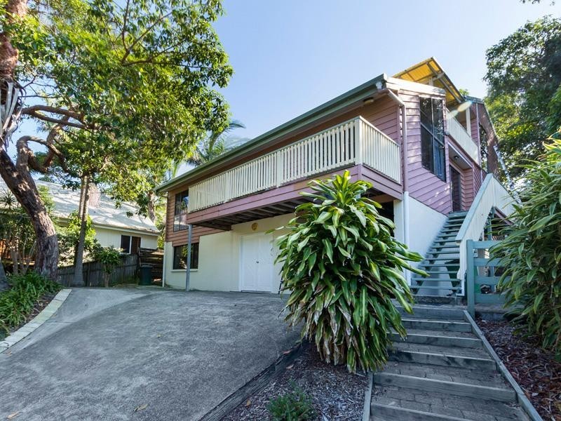 4 Bigoon Road, Point Lookout QLD 4183