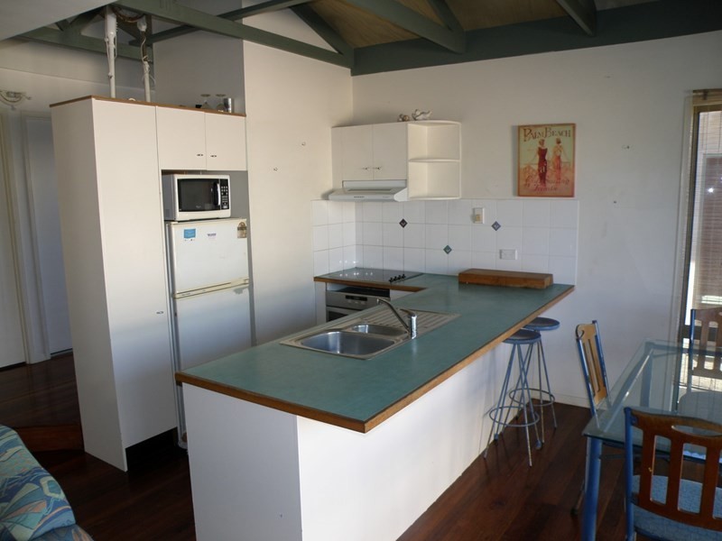 7/4-10 Kennedy Drive, Point Lookout QLD 4183