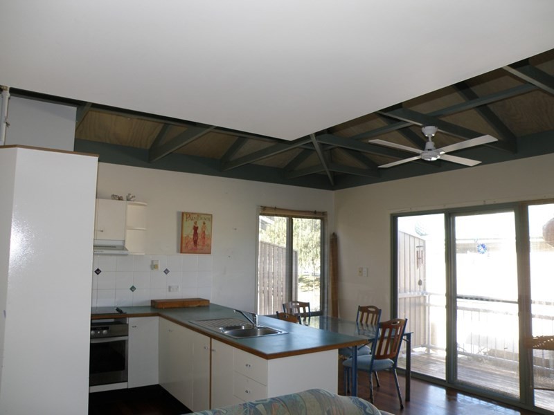 7/4-10 Kennedy Drive, Point Lookout QLD 4183