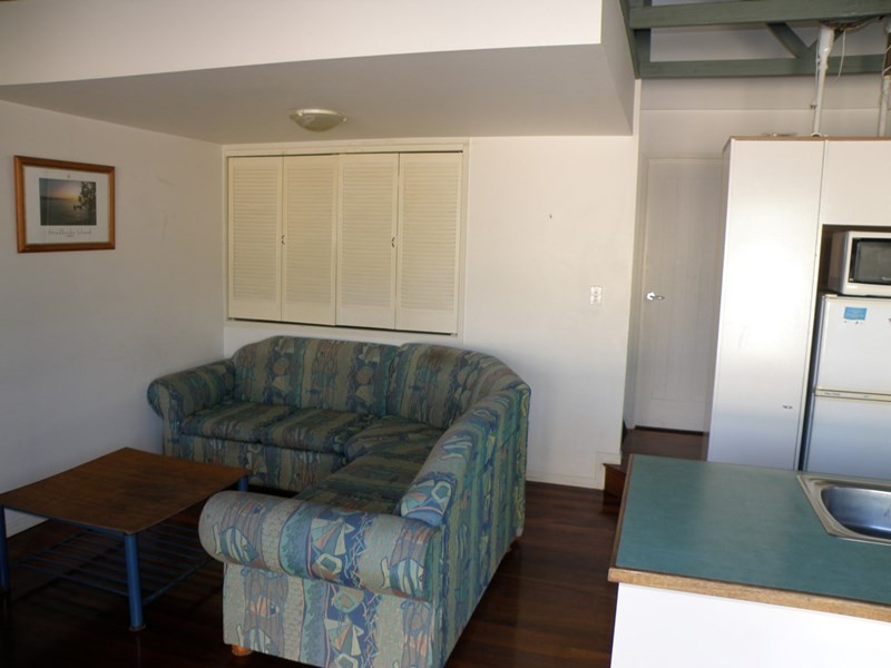 7/4-10 Kennedy Drive, Point Lookout QLD 4183