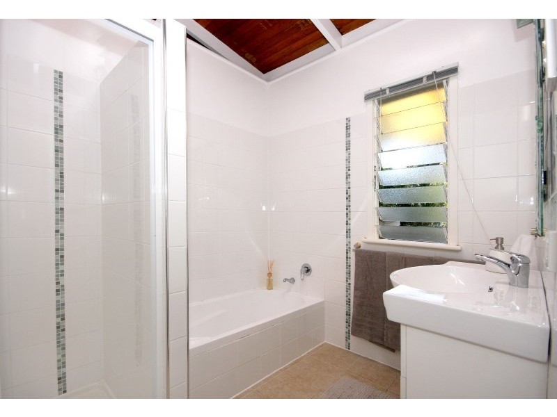 17 Flinders Avenue, Dunwich QLD 4183