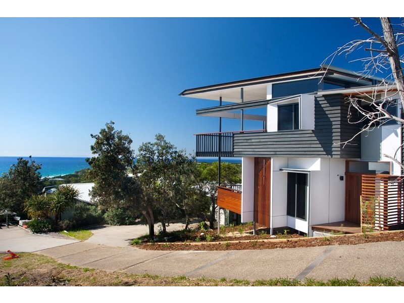 2/7 Pratt Court, Point Lookout QLD 4183