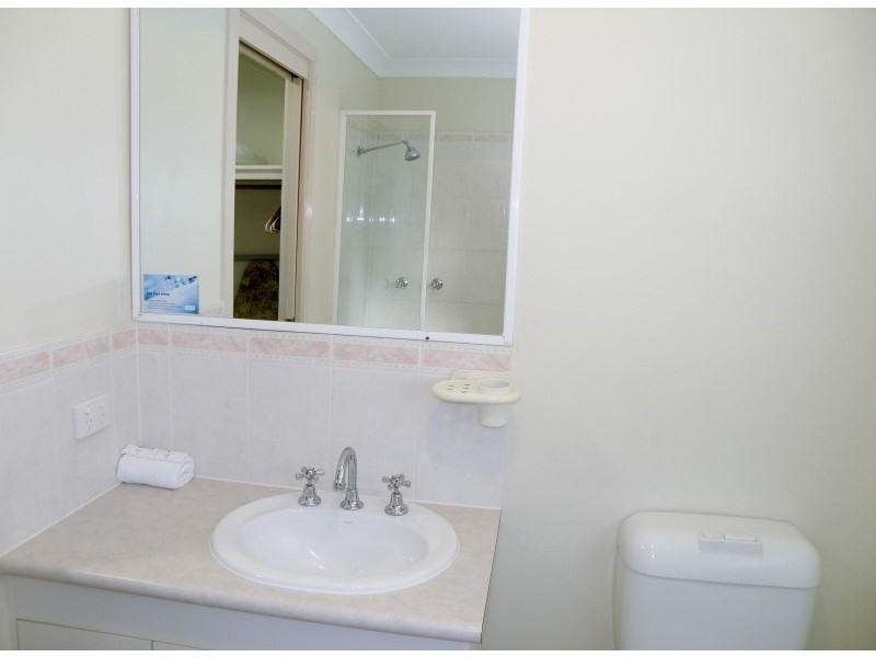 18/1-5 Samarinda Drive, Point Lookout QLD 4183