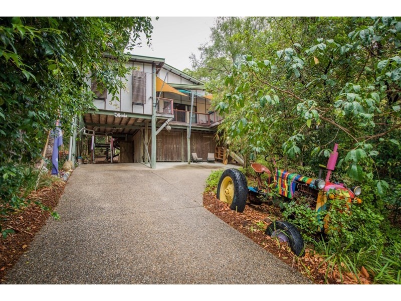 5 Bimba Street, Point Lookout QLD 4183