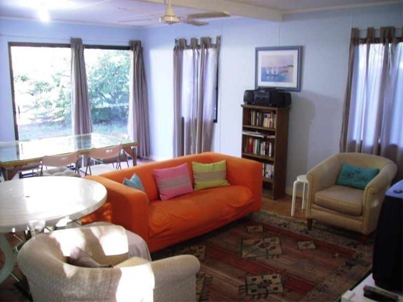 8 Gore Street, Amity Point QLD 4183