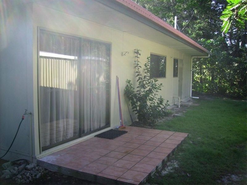 8 Gore Street, Amity Point QLD 4183