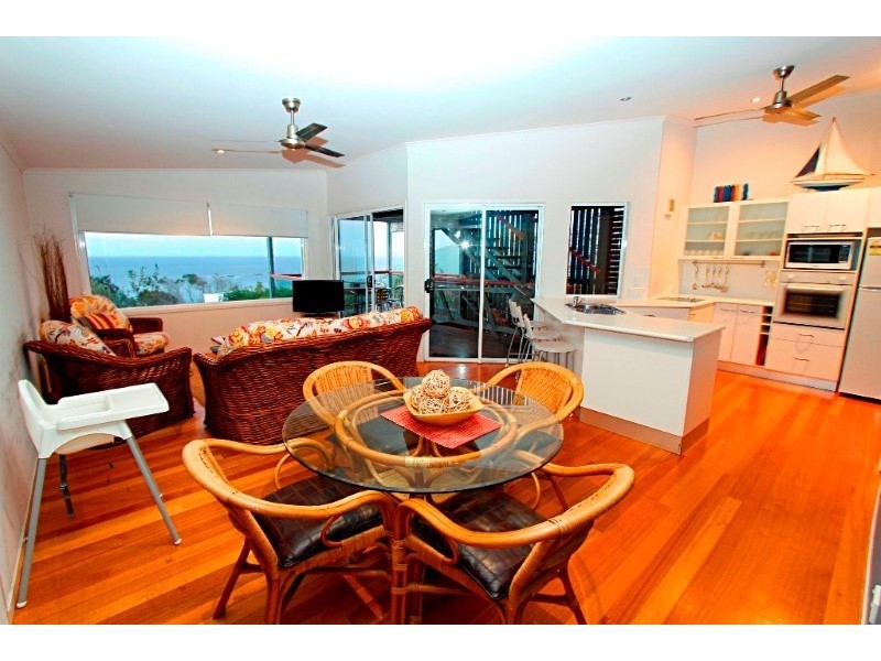 3/5 Pratt Court, Point Lookout QLD 4183