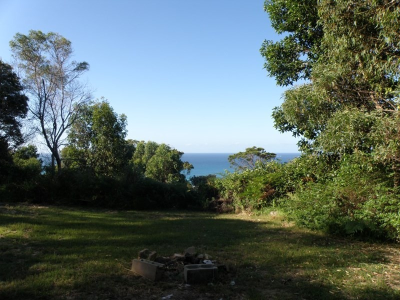 12 Cumming Parade, Point Lookout QLD 4183