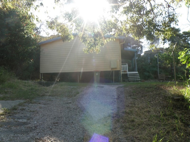 12 Cumming Parade, Point Lookout QLD 4183