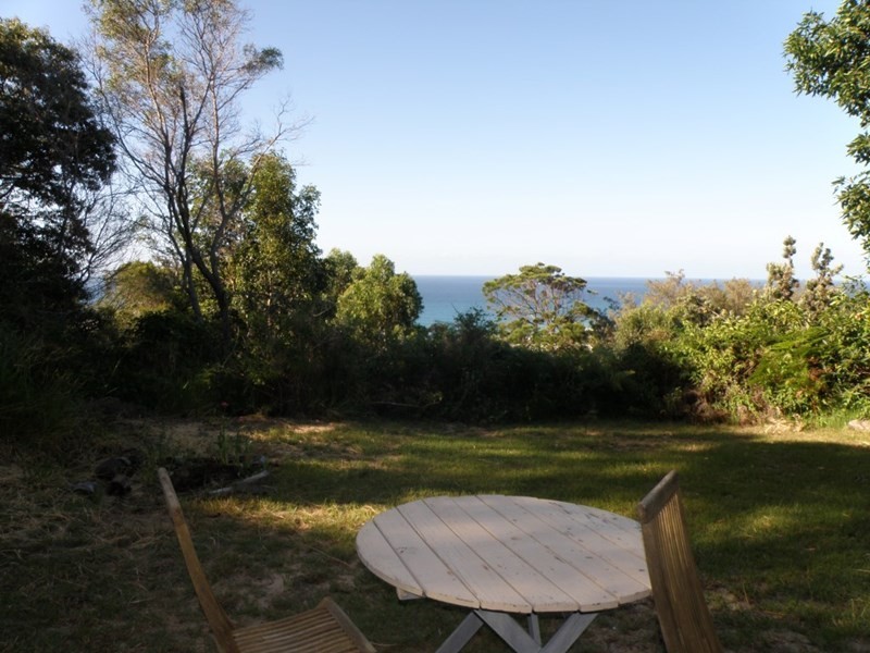 12 Cumming Parade, Point Lookout QLD 4183