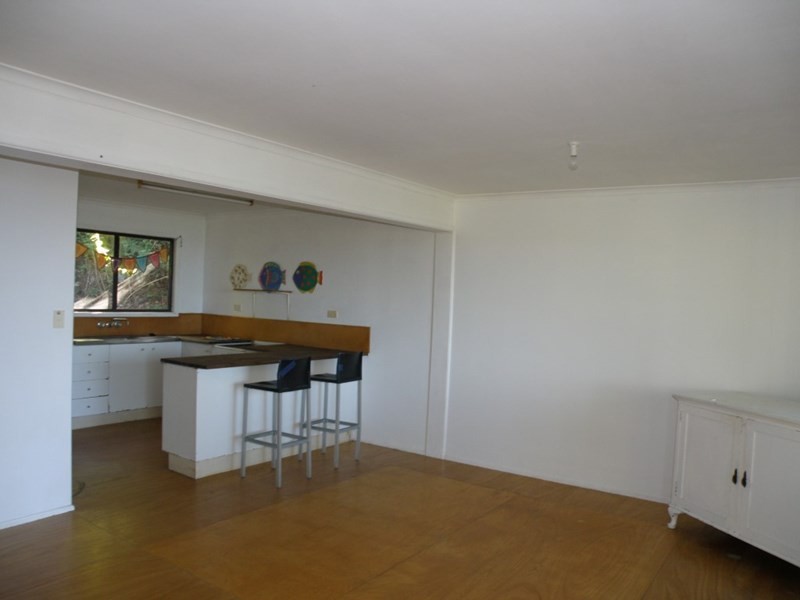 12 Cumming Parade, Point Lookout QLD 4183