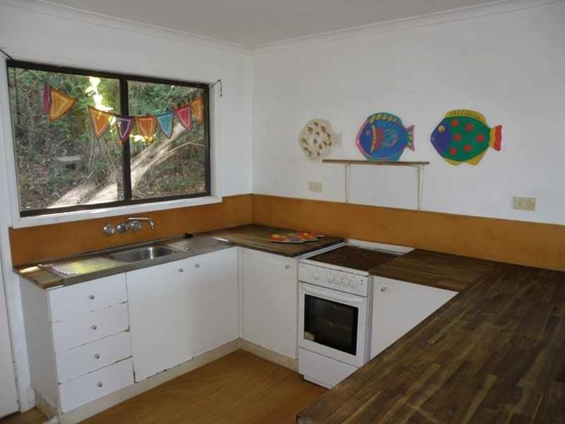 12 Cumming Parade, Point Lookout QLD 4183