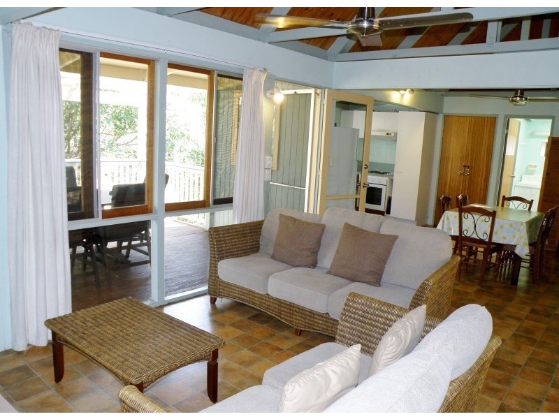 26 Samarinda Way, Point Lookout QLD 4183