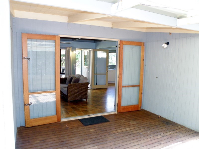 26 Samarinda Way, Point Lookout QLD 4183