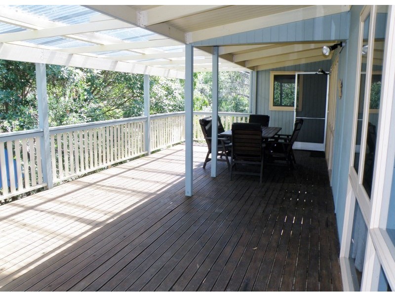 26 Samarinda Way, Point Lookout QLD 4183