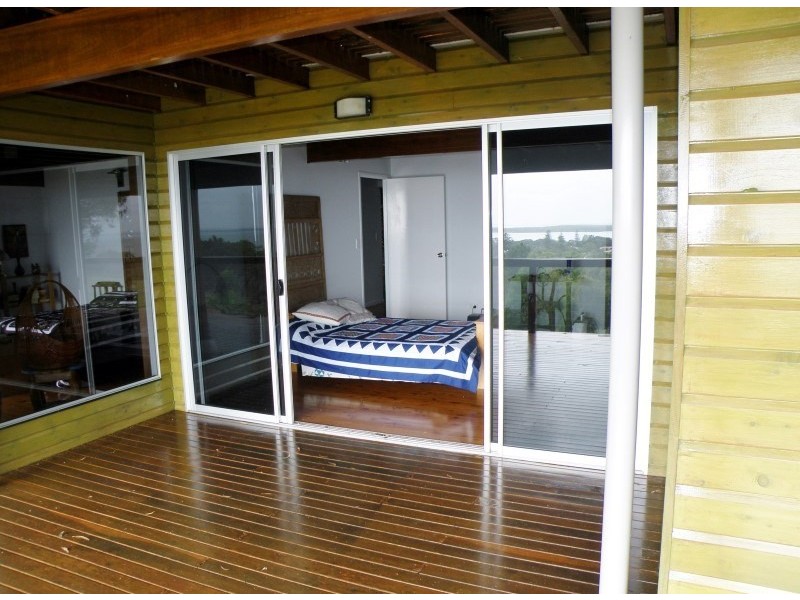 53 Rainbow Crescent, Dunwich QLD 4183