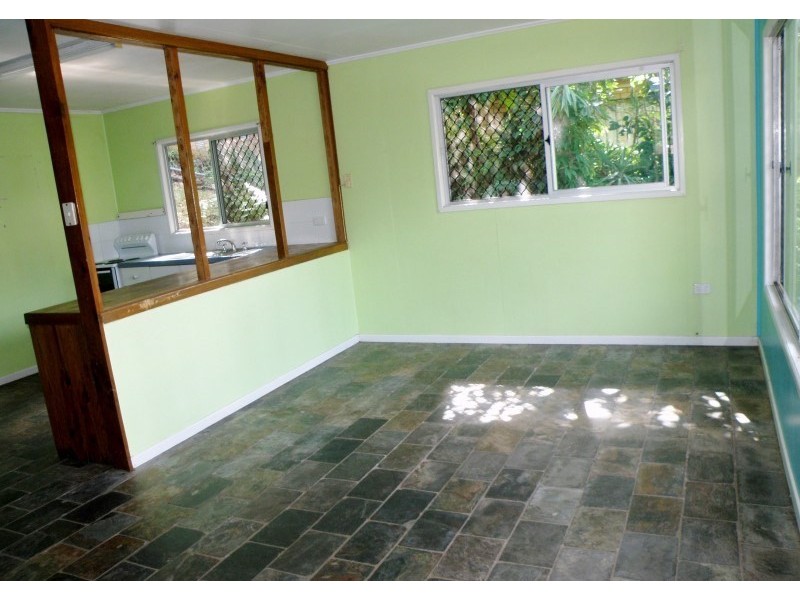 16 Bigoon Road, Point Lookout QLD 4183