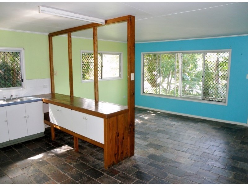 16 Bigoon Road, Point Lookout QLD 4183